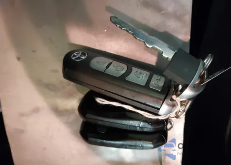 2018 Toyota Yaris Ia из США, поврежденный, VIN 3MYDLBYV2JY329196